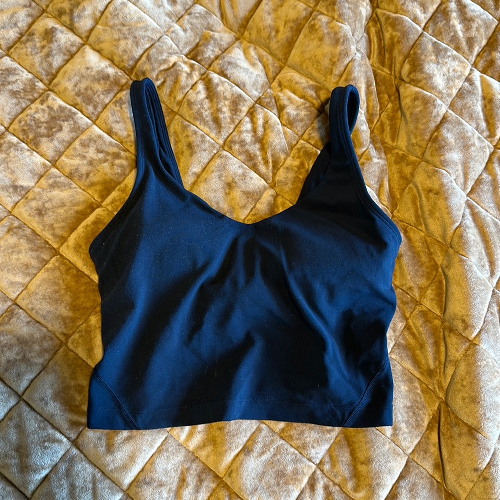 🏖️Like new padded Lululemon top